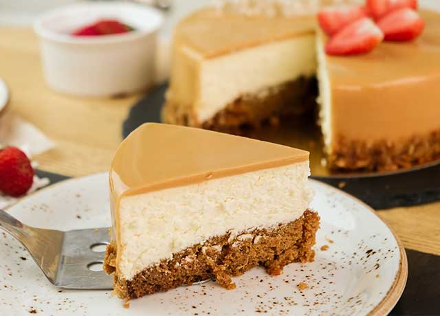 Мини Карамельно-сливочный торт с ананасом, сливочным сыром и соленой карамелью (заказ за 5 часов)